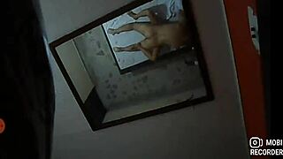 Amateur friend's mom invites young guy to her bed