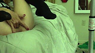 Lewis helps Anita Cummings to squirt for webcam dancing