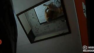 Amateur friend's mom invites young guy to her bed