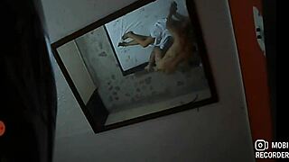 Amateur friend's mom invites young guy to her bed