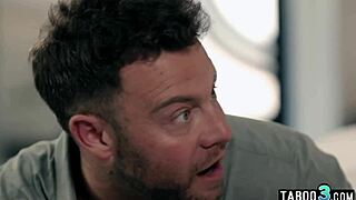 Padrasto Furioso Ensinando Lição Dura na Loira Novinha 18+ Demi Hawks