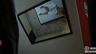 Amateur friend's mom invites young guy to her bed