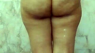 Another Indian woman with no professional experience provides a video of her self stimulation in the bathroom and lewd conversation in Hindi