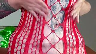 Fingering Fat Curvy Pussy To Orgasm