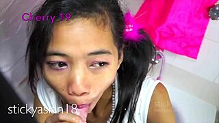 Hey, check deze neukpoppen, Angel 18 is te heet om aan te pakken