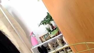 Hot Girl Shows Pussy On Live Stream?