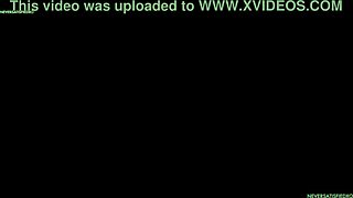 व्हाइट वाइफ ने जमैका में दो ब्लैक बॉयफ्रेंड्स से चुदाई की