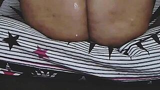 Mature Amateur Woman Masturbates While Receiving Cum on Her Pussy