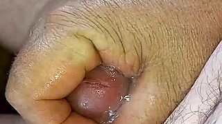 Amateur fucked herself – homemade video with hot amateur doing handjob