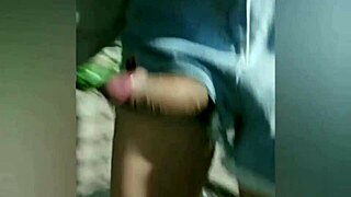 Straat Handjob Eindigt in Explosieve Zaadlozing