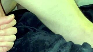 White amateur shares homemade milking and cumming experience