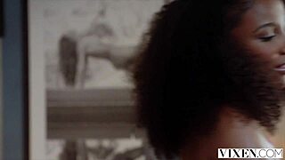 Vixen Stunning Beauty Olivia Orgasms & Squirts Intensely