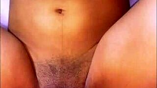 la estudiante de arte disfrutó de una sesión de pintura con su compañero de clase en su apartamento que se convirtió en una sesión de pasión