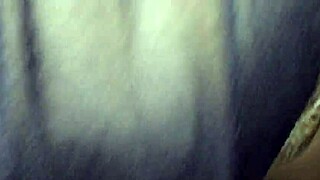 Mi putita se los come todos en esta escena amateur