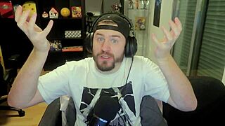 Zelda experiences intense handjob and cumshot on the casting couch at waifu hub.