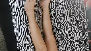 Sexo en la siesta, no dejame descansar me decia pero le insisti y valio la pena