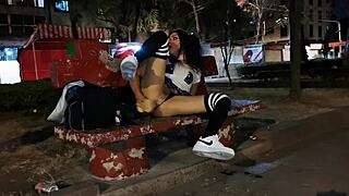Solo play makes young Latina jump on man stranger without knowing it