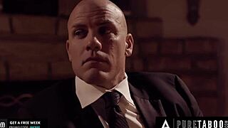 老板，你愿意为在办公室干我做任何事吗？