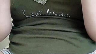 Beautiful Girl Performs Live Dance on Bigo Platform