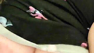 lil-ryda rides her favorite toy with thick ass