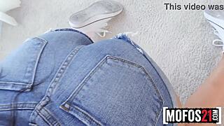 Petite Latina teen screws service guy. Mofos21 captures every thrust!