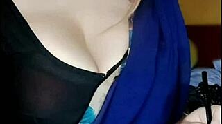 Bhabhi in sensual bikini enjoying outdoor booty bouncing