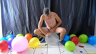 I enjoy balloon play with Richard Lennox