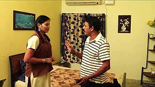 Genç Hintli Güzellik Buharlı Eylem Sahnesinde Sertçe Çakılıyor