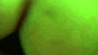 Amatőr pár kemény szopással űzi a hardcore sessiont