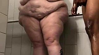 treylongzxxx fucking redhead bbw inside a public truck stop shower