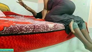 Desi couple's full uncut sex leaked