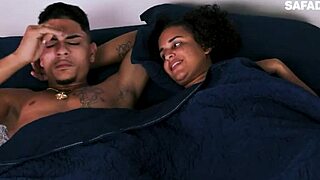 i bot the novinha safada to suck my cock