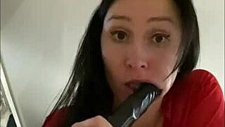 look how im sucking a virtual cock do you want a sucker like me