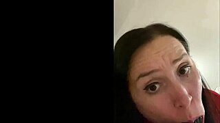 look how im sucking a virtual cock do you want a sucker like me