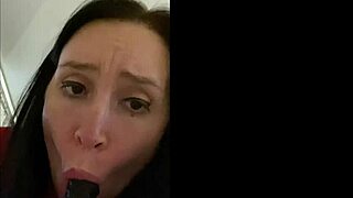 look how im sucking a virtual cock do you want a sucker like me