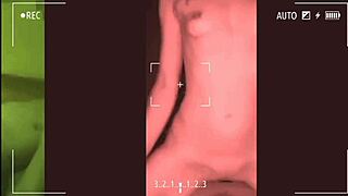 Ahorco a la puta de m� novia mumy mientras la cojo escucha sus gemidos