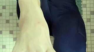 Черт! Горячие 18+ ныряют в первое приключение с горячим золотым дождем вместе!