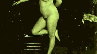 Retro Mature Blowjob and Fucking in Vintage Scene