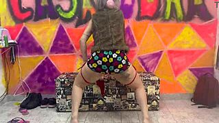 Sexy punk babe outdoor public sex
