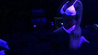 i'm teen scarlett johnson having blacklight sex