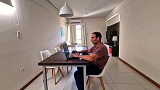 Al Llegar A Casa Y Me La Chupa Infraganti Y Le La Tengo Que Follar