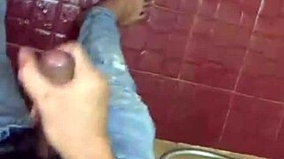 Chatting with a standard gay Vietnamese guy