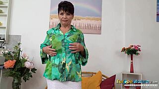 i love this europemature solo striptease and toying