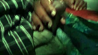 Japonska deklica sesa trd kurac na vozečem avtobusu