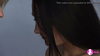 Top-rated cunilingus action in 2015: lesbian muff diving