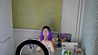 Blonde gives sloppy homemade blowjob