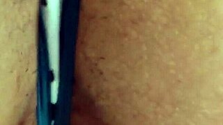 A Colombian woman hails an auto rickshaw and demands from the driver to have sex with her