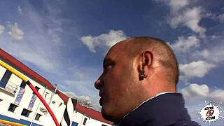 Dinío lost the bet, so his girlfriend has to do hardcore stuff 😏