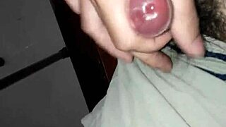 越南独男猛撸到射精高潮