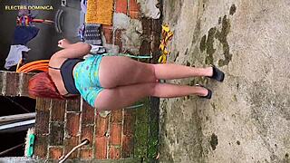 Latina Maid With Big Ass Gives Blowjob And Cumshot